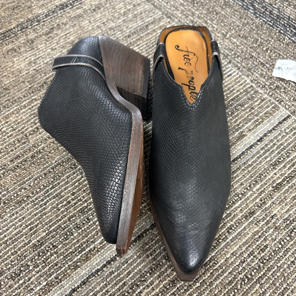 Free People Black Textured Mules